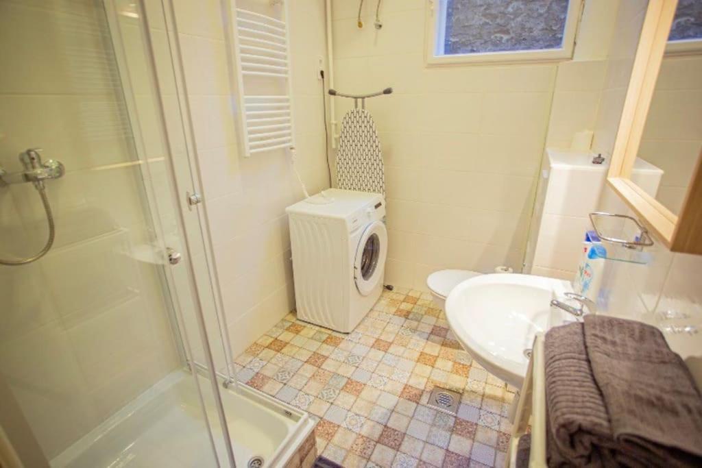 Cosy 2 Bedroom Flat In Akacfa St., Sol Boedapest Buitenkant foto