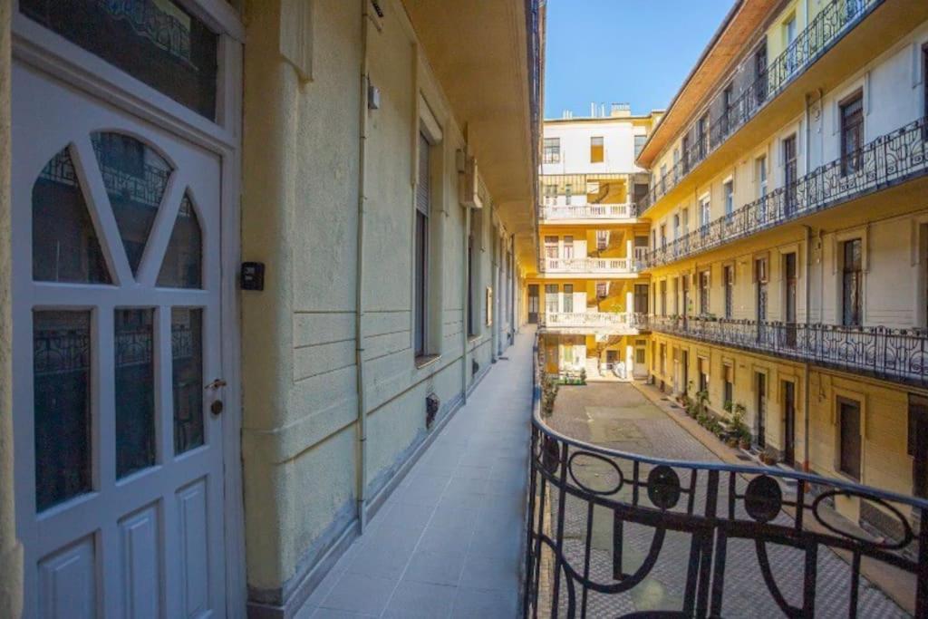 Cosy 2 Bedroom Flat In Akacfa St., Sol Boedapest Buitenkant foto